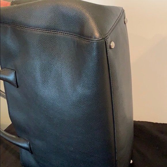 Authentic CHANEL black leather tote - Picture 6 of 8